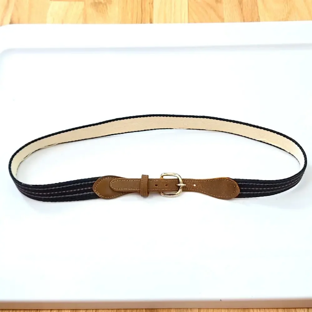 Unbranded canvas web